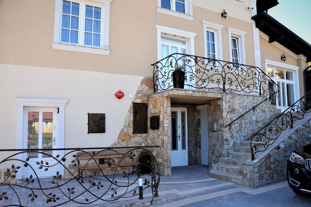 Willa Różana - Apartamenty i Pokoje Gościnne Sandomierz Exterior foto